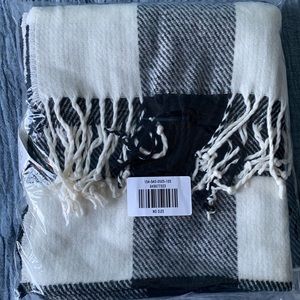 A&F blanket scarf